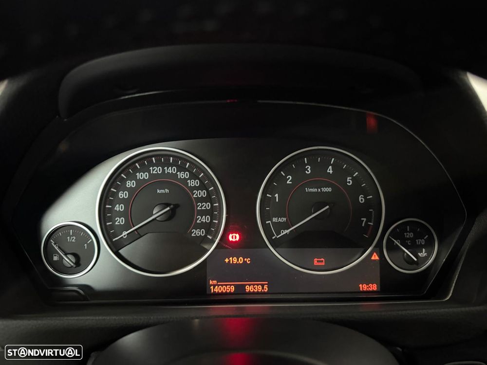 BMW 330 e iPerformance Pack M - 13