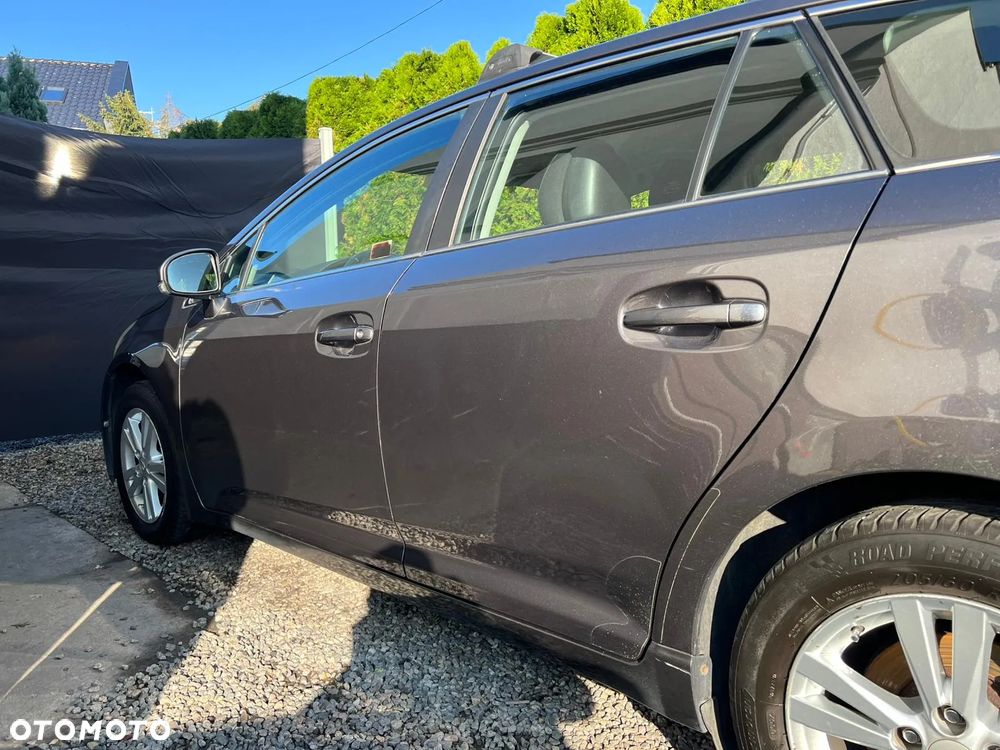 Toyota Avensis 1.8 Sol - 9