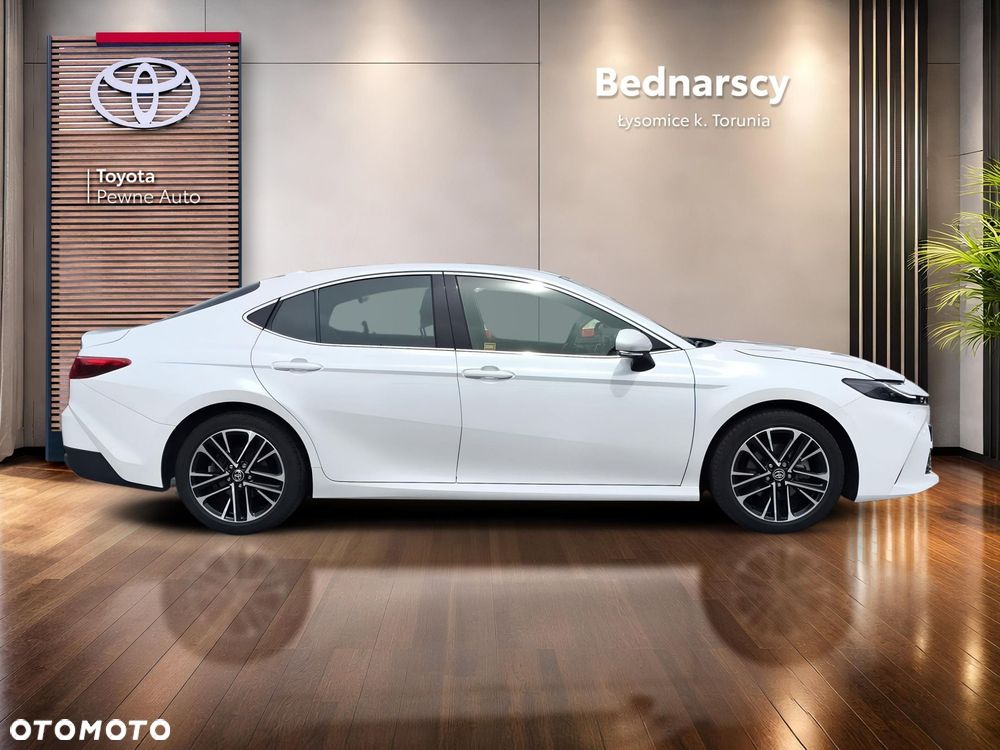 Toyota Camry - 6