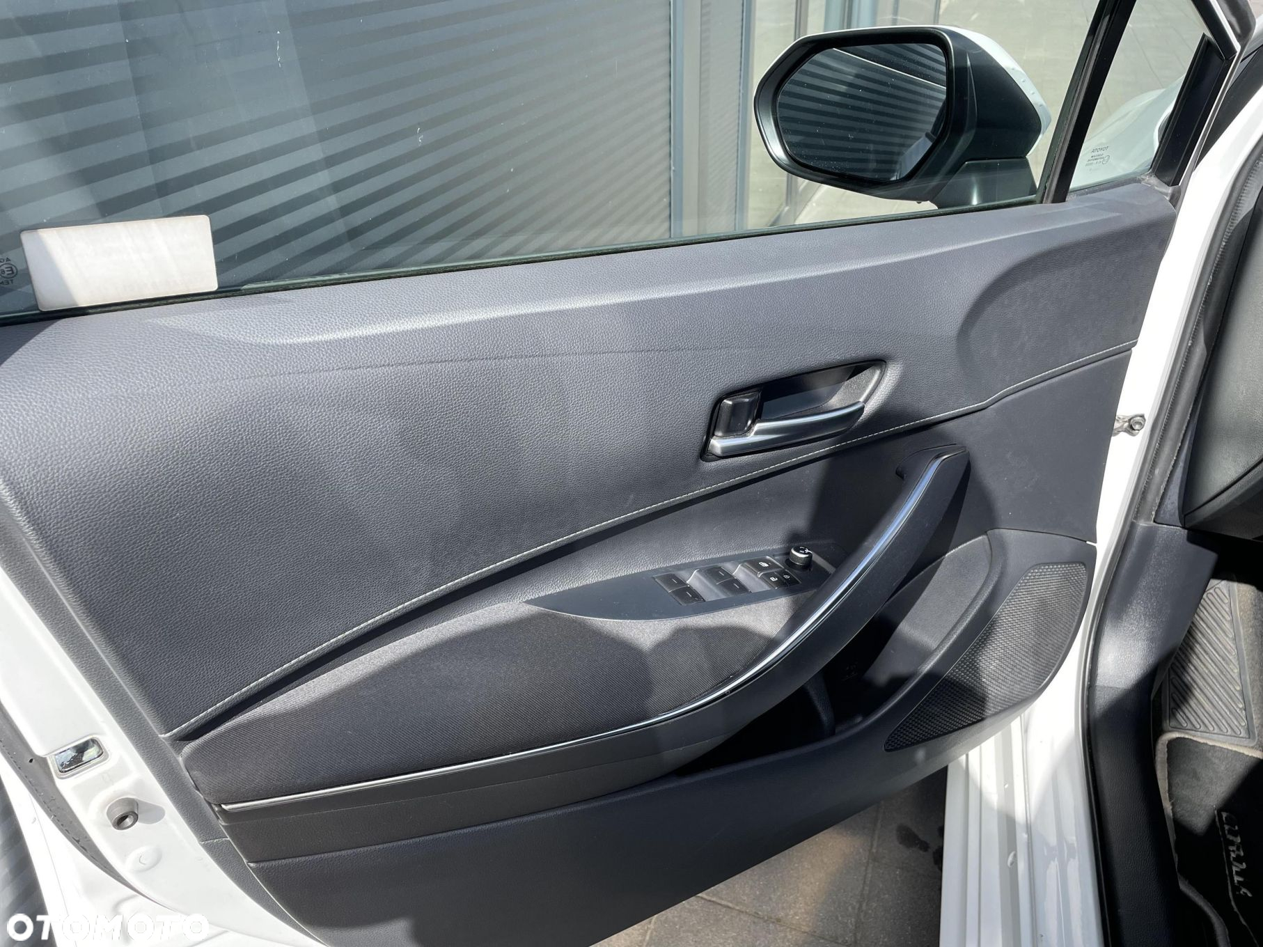 Toyota Corolla 2.0 Hybrid Comfort - 10
