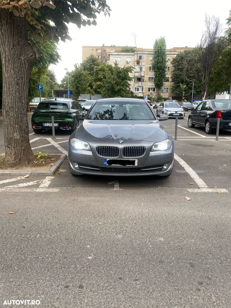 BMW Seria 5 525d xDrive - 10