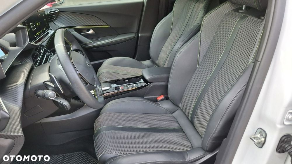 Peugeot 2008 - 11