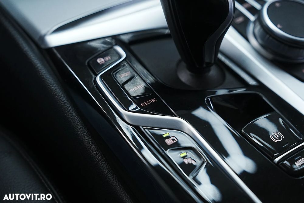 BMW Seria 5 530e xDrive AT PHEV - 26