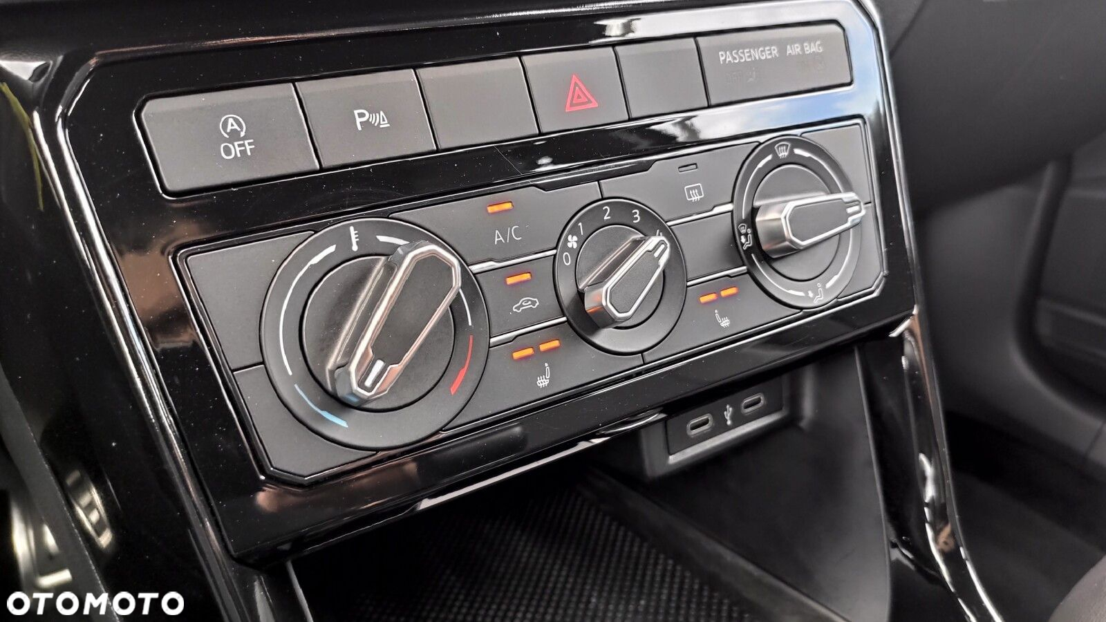 Volkswagen T-Cross - 24