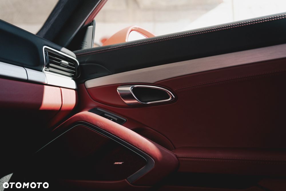 Porsche 911 Carrera 4S PDK - 25