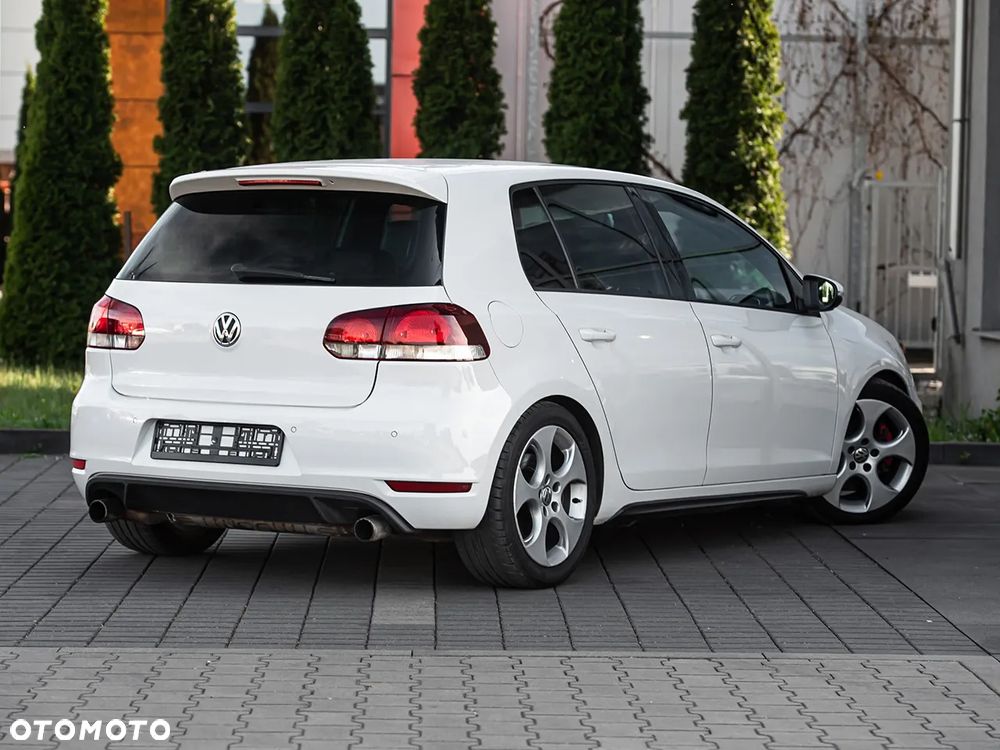 Volkswagen Golf 2.0 GTI - 13