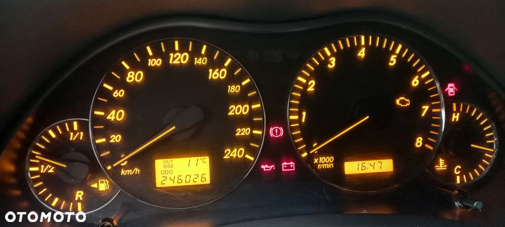 Toyota Avensis 1.8 VVT-i Luna - 18