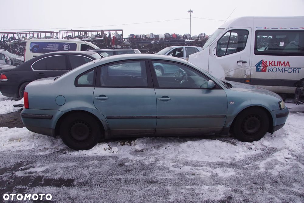 Auto na części - VW Passat B5 1.8 20V 125 KM ADR DHZ LB6N 1998R Skrzynia Drzwi Maska Klapa Zderzak Błotnik Lampa Klamka Lusterko Szyba Deska Kokpit Sterownik Moduł Czujnik Licznik Panel Kierownica - 3