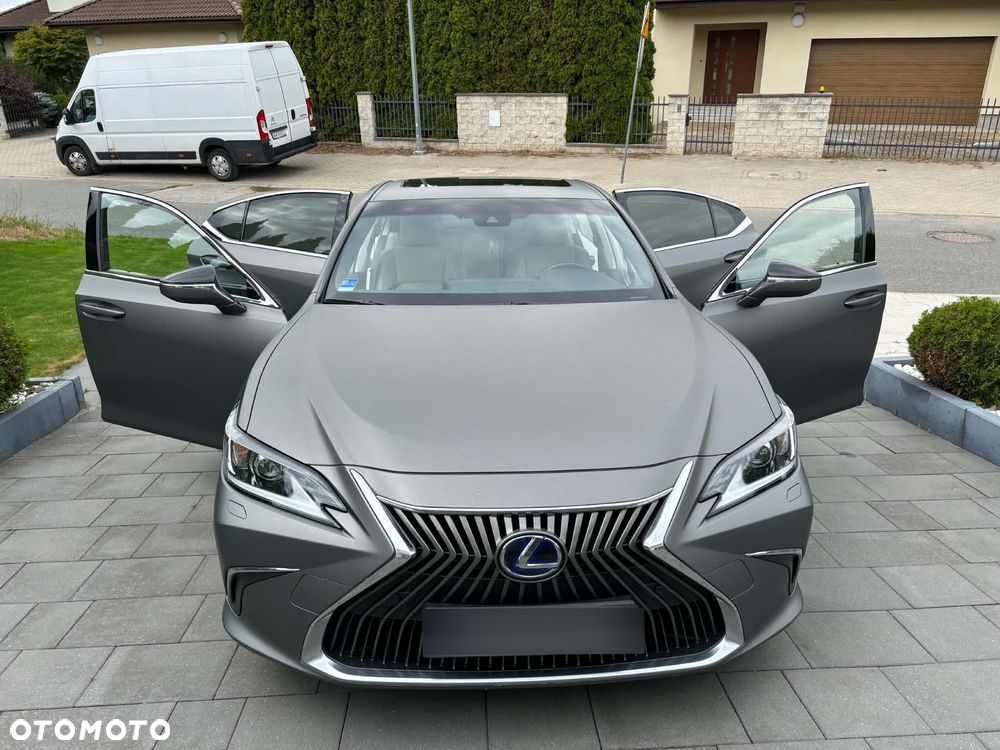 Lexus ES 300h Business Edition - 8