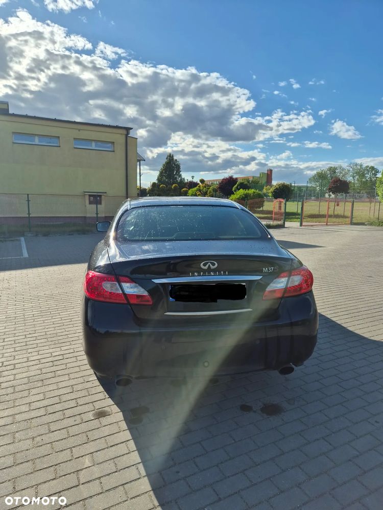 Infiniti M M37 S - 2
