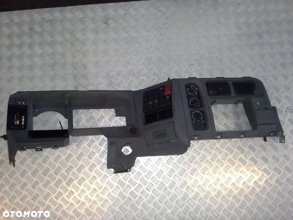 DESKA ROZDZIELCZA Renault midlum kokpit - 1