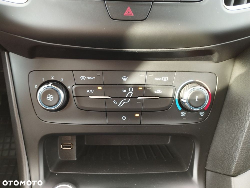 Ford Focus 1.6 Trend Sport - 35