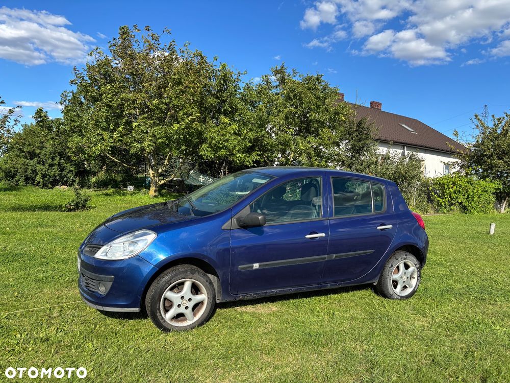 Renault Clio 1.2 16V All Inclusive - 1