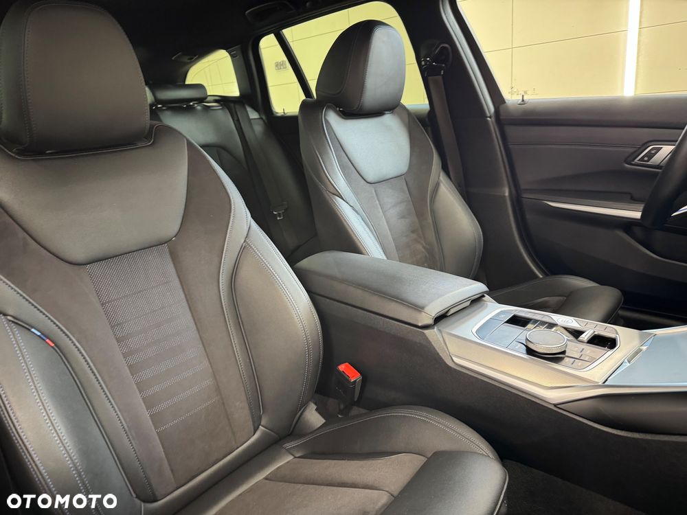 BMW Seria 3 320d xDrive M Sport Sport - 17
