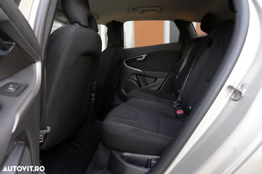 Volvo V40 D2 Plus - 8