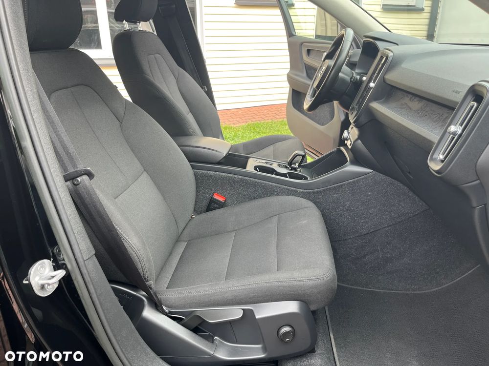 Volvo XC 40 B3 Essential - 23