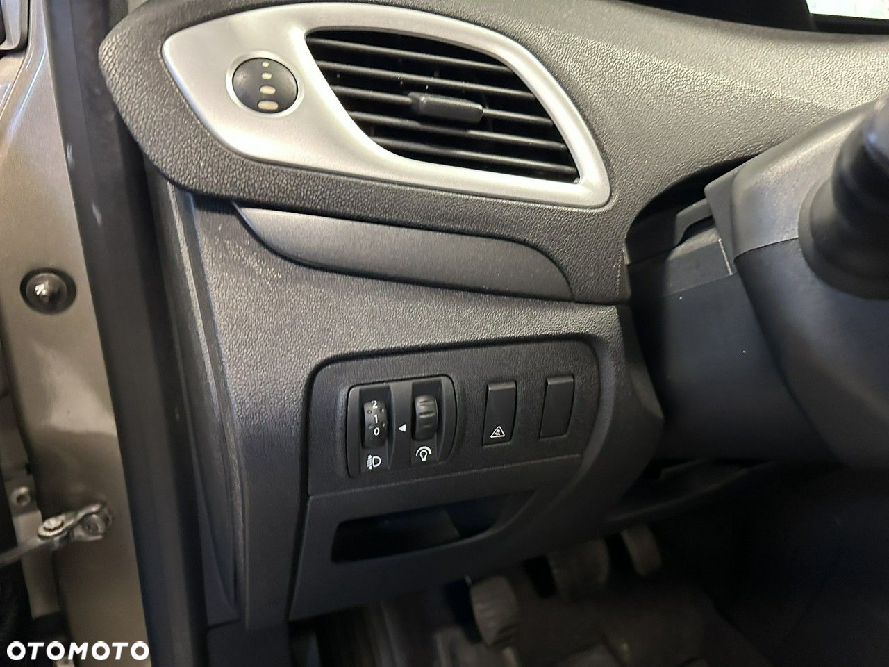 Renault Grand Scenic - 14