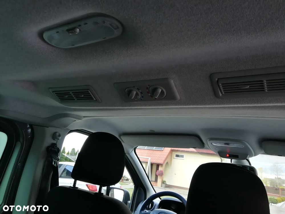 Opel Vivaro - 10