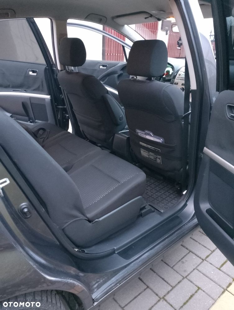 Toyota Corolla Verso - 15