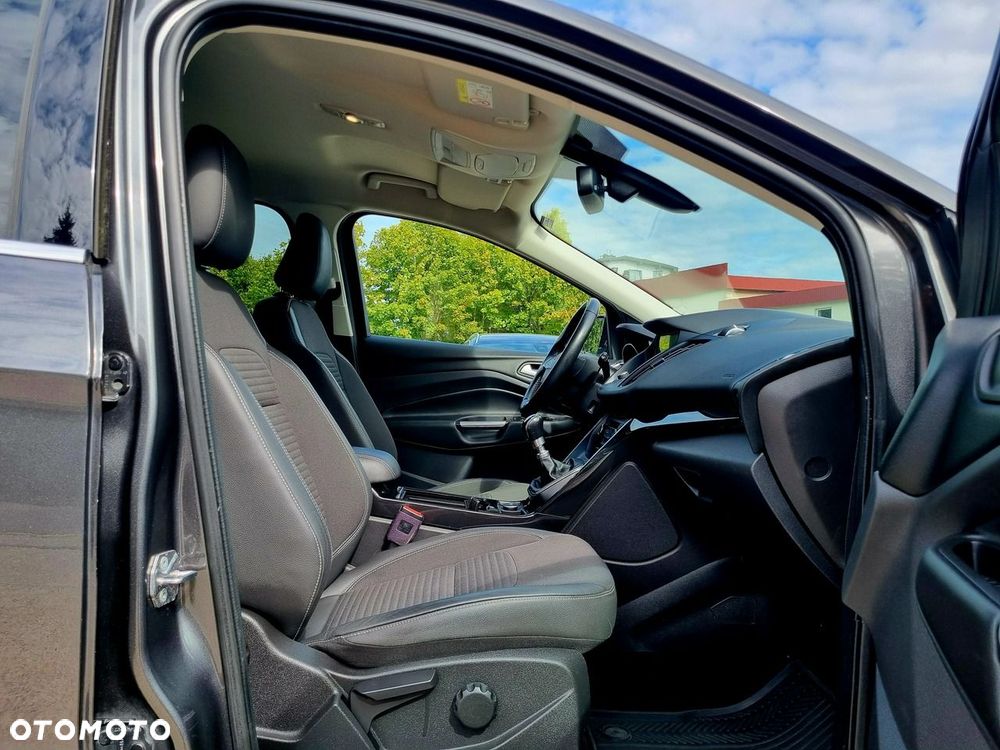 Ford Kuga 1.5 EcoBoost 2x4 Titanium - 11