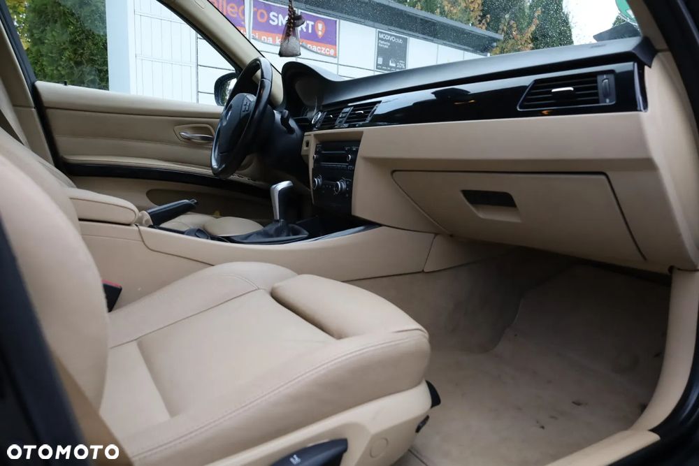 BMW Seria 3 318d - 21