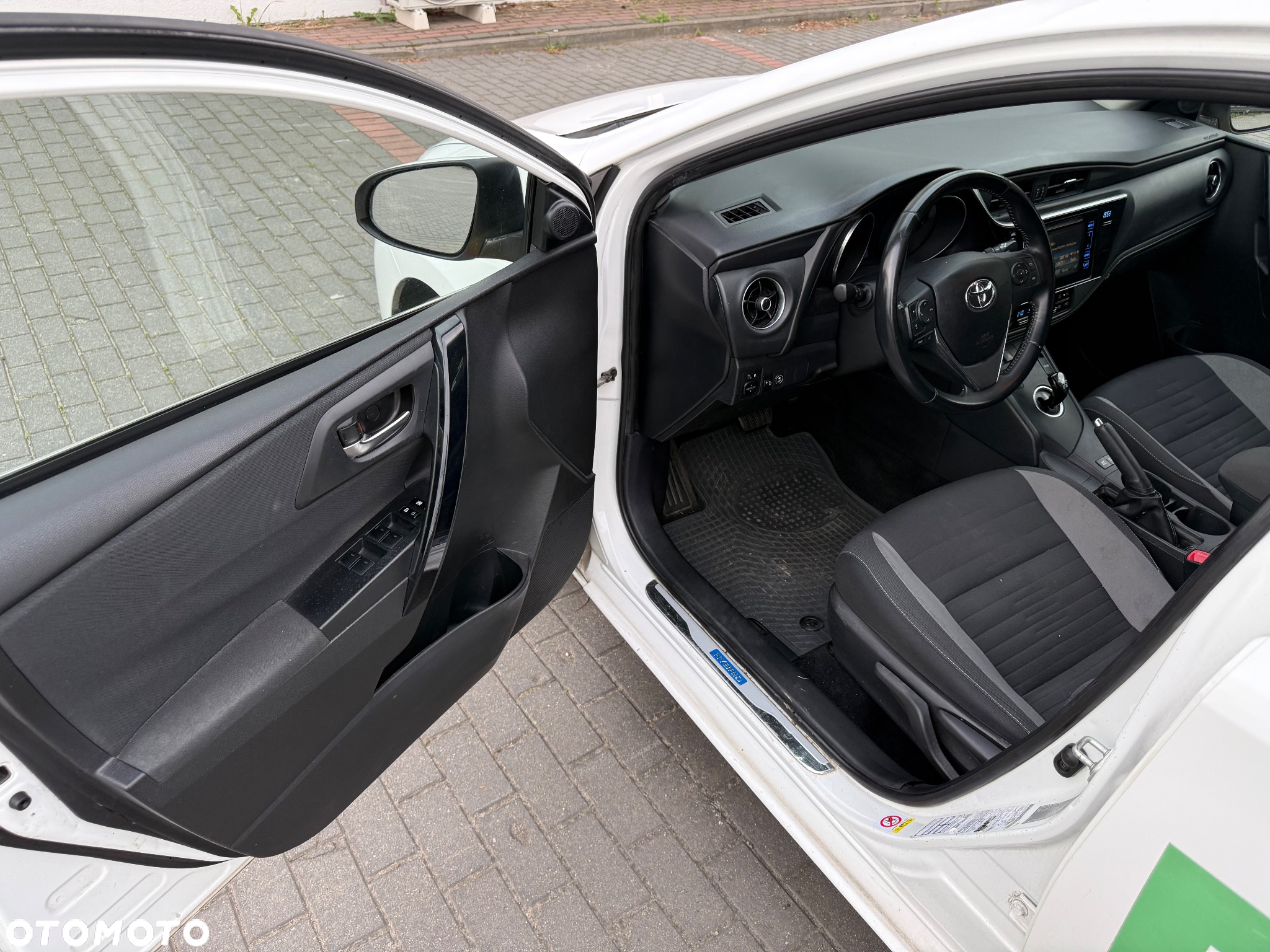 Toyota Auris Hybrid 135 Comfort - 16