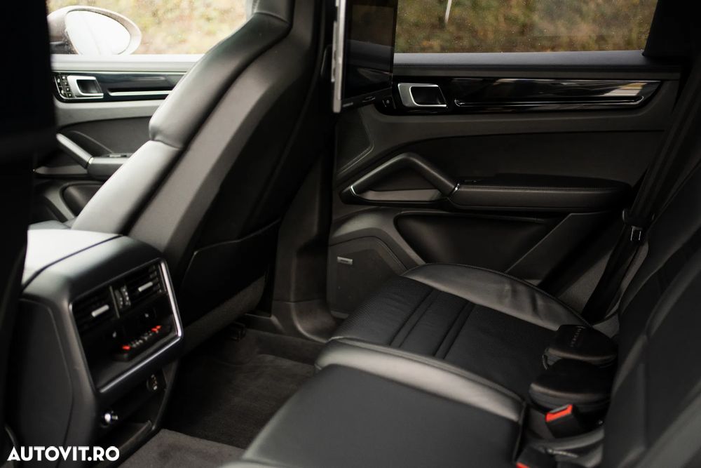 Porsche Cayenne S - 23