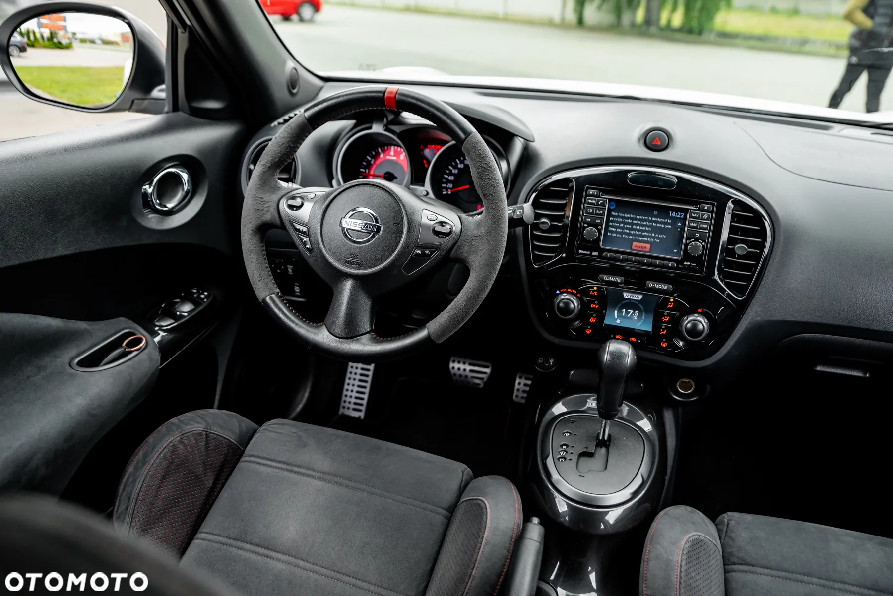 Nissan Juke 1.6 T Nismo 4x4 - 25