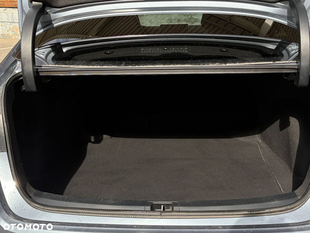 Toyota Corolla 1.8 Hybrid Comfort - 22