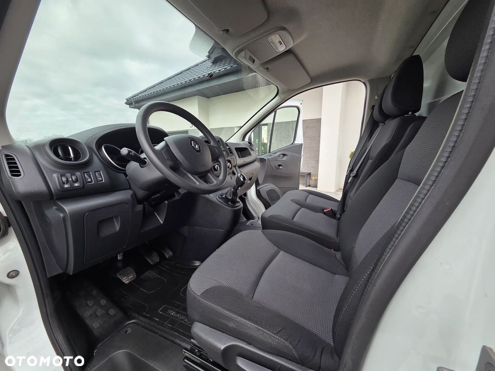 Renault Trafic - 12