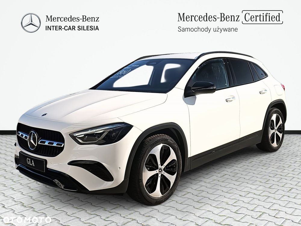 Mercedes-Benz GLA 180 Progressive - 2