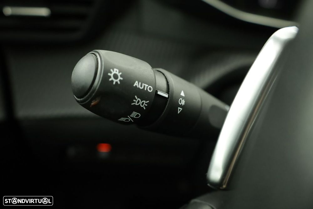 Peugeot 208 1.2 PureTech Allure EAT8 - 15