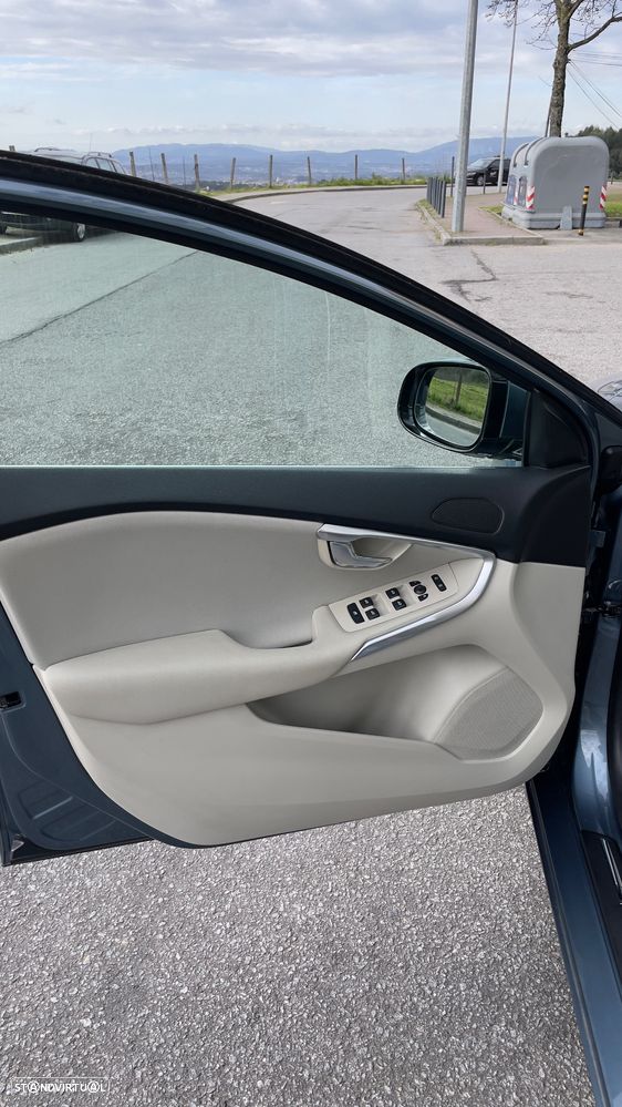 Volvo V40 D2 Kinetic - 18