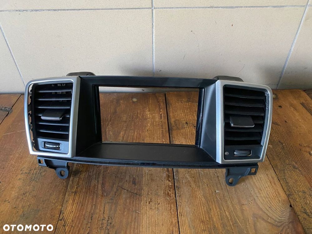 MERCEDES ml gl 166 kratka nawiewu A 1668300654 - 1