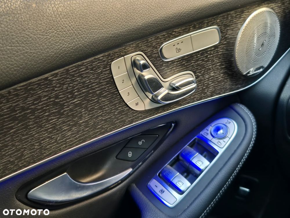 Mercedes-Benz GLC - 21