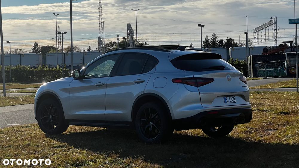 Alfa Romeo Stelvio - 15