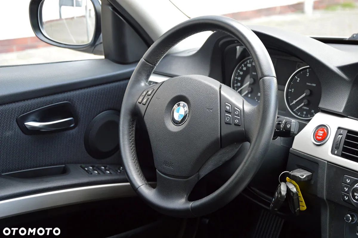 BMW Seria 3 - 12