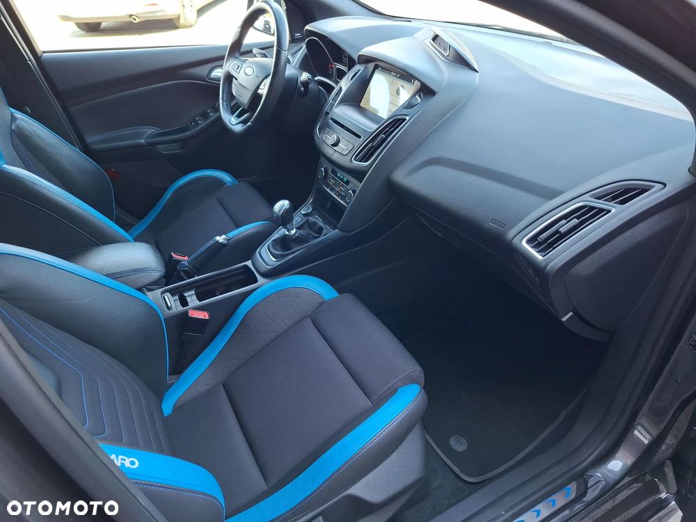Ford Focus - 34