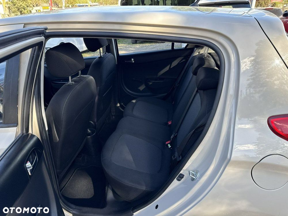 Hyundai i20 - 17