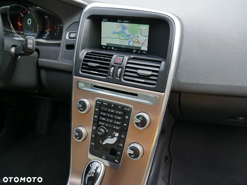 Volvo XC 60 D3 Geartronic Momentum - 8