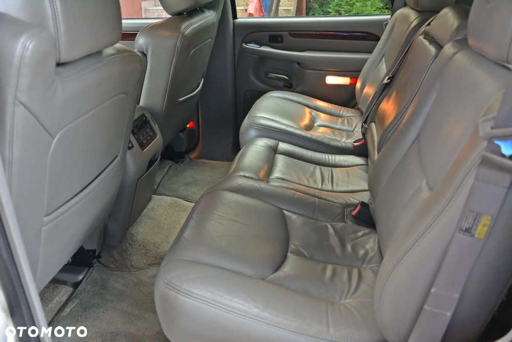 Cadillac Escalade - 20