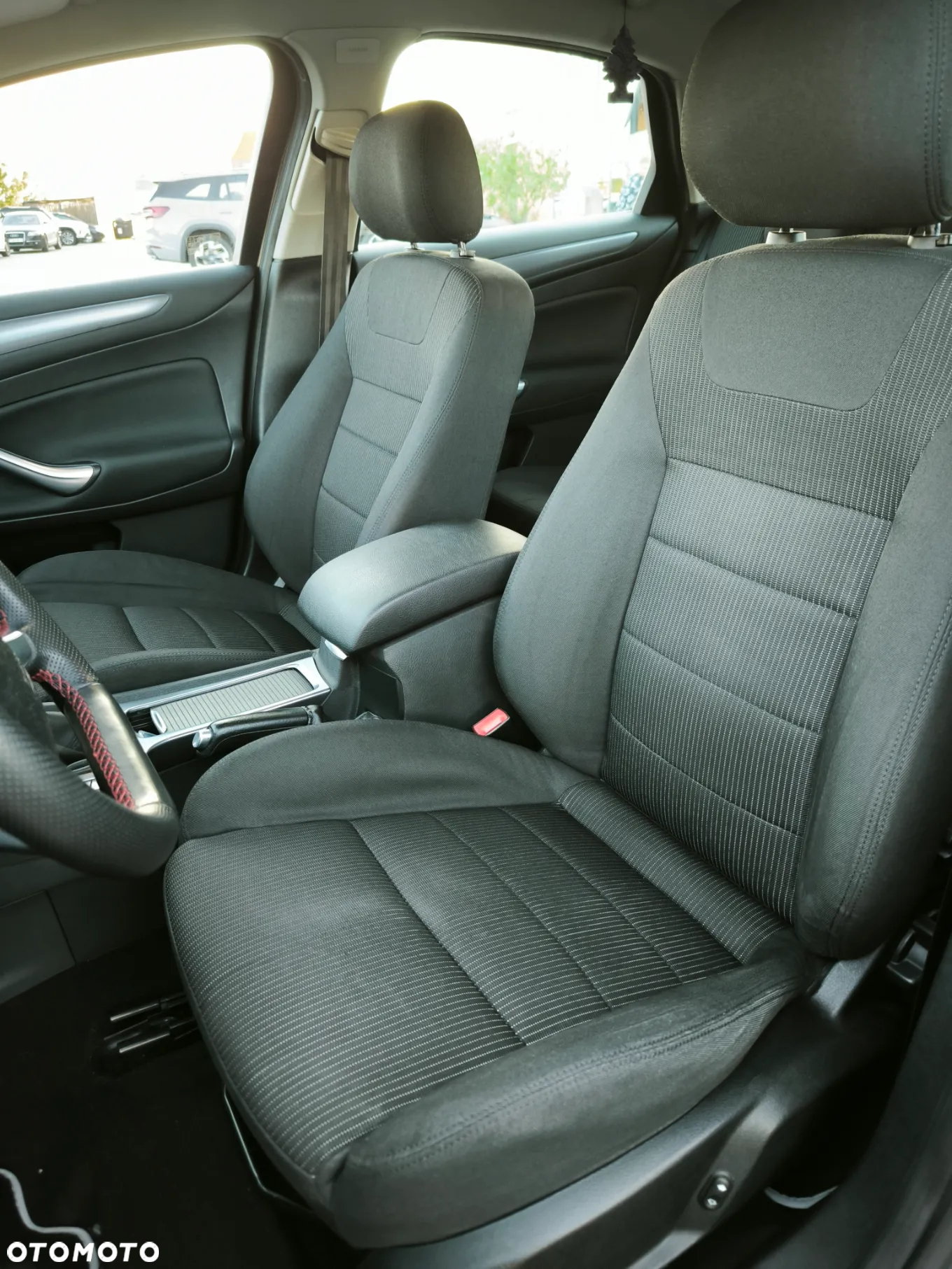 Ford Mondeo - 12