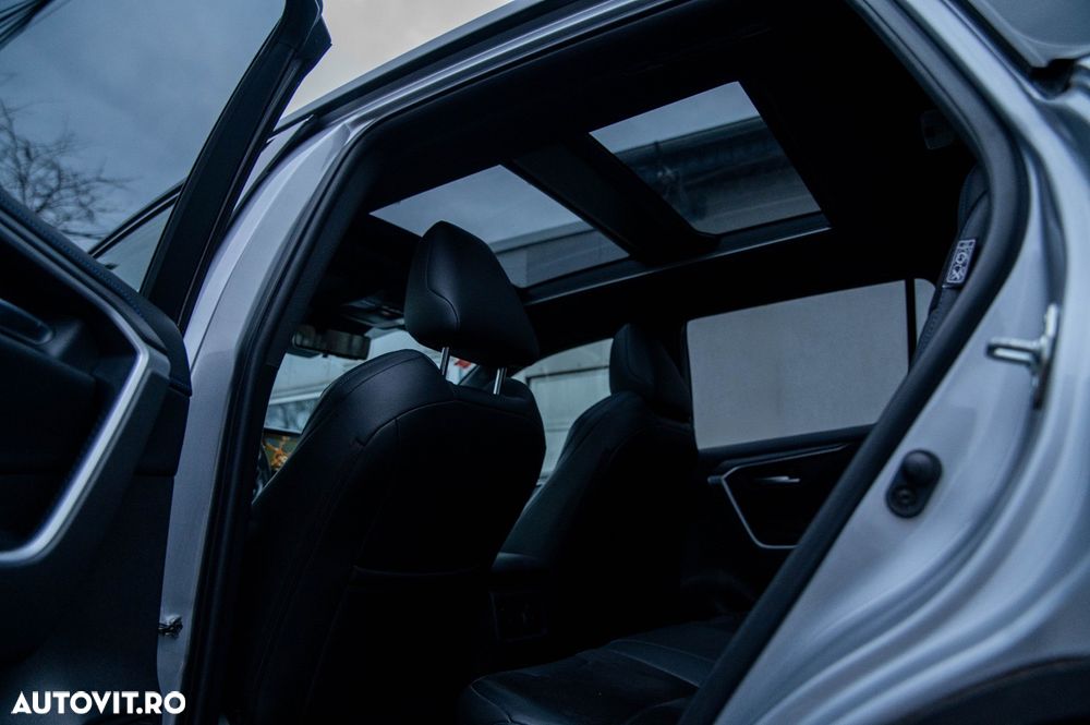 Toyota RAV4 2.5 4x4 Team Deutschland - 13