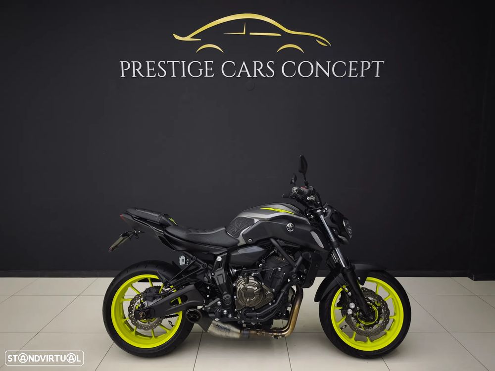 Yamaha MT-07 Night Fluo - 2
