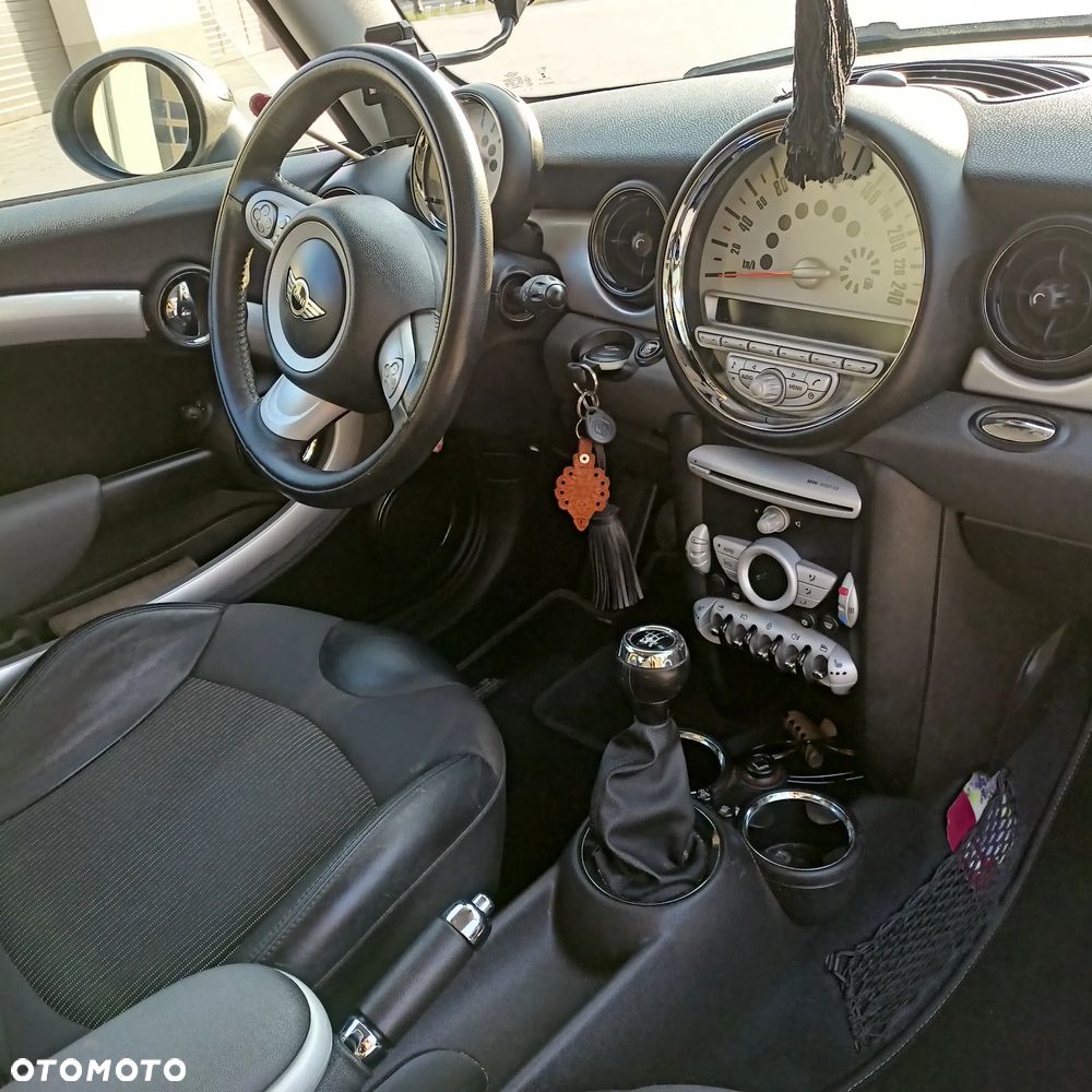 MINI Cooper Standard - 5