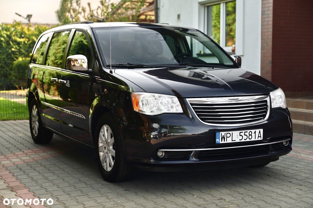 Chrysler Town & Country 3.6 Limited - 17