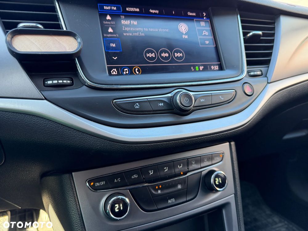 Opel Astra 1.2 T Elegance S&S - 21