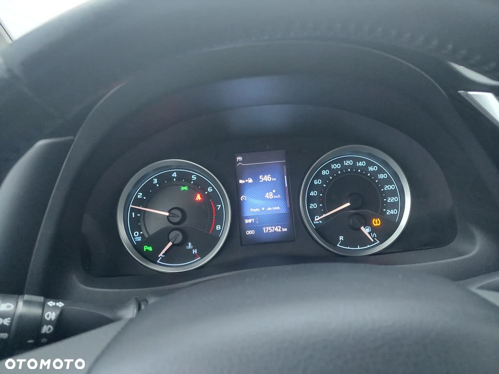 Toyota Corolla 1.6 50th Anniversary - 17