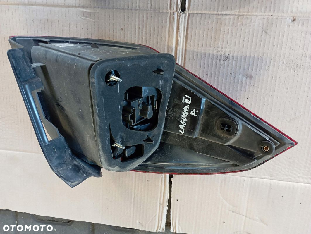 RENAULT LAGUNA III 3 KOMBI LAMPA PRAWA TYŁ TYLNA EUROPA - 2