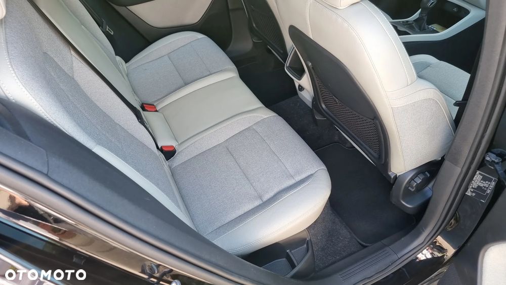 Volvo XC 40 T3 Momentum - 29